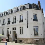 Le César 4*