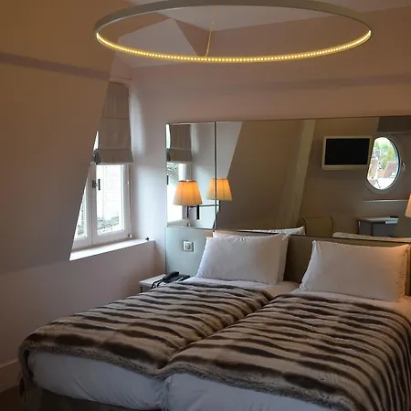 Le Cesar Hotel 4*