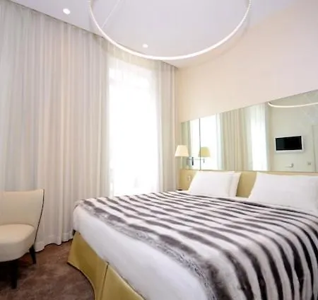 Hotel Le Cesar 4*