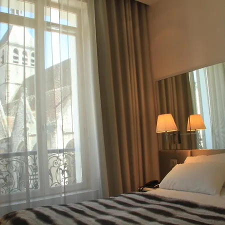Le Cesar 4* Provins