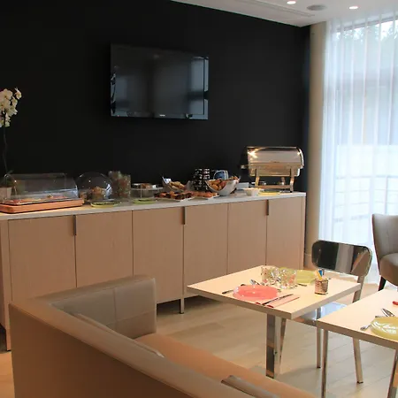 Le Cesar Hotel 4*