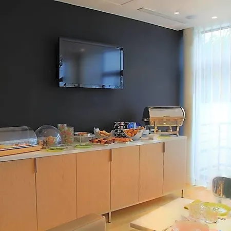 Le Cesar 4*