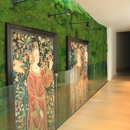 Le Cesar Hotel 4*