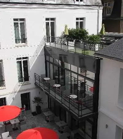 Le Cesar Hotel Provins