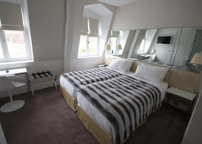 Le César 4* Provins