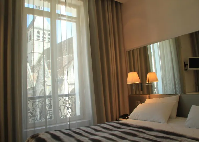 Le César 4* Provins