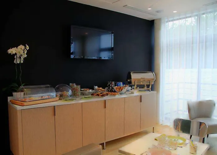 فندق Le Cesar 4*