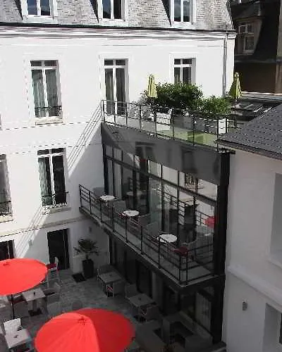 Le César Hotel Provins